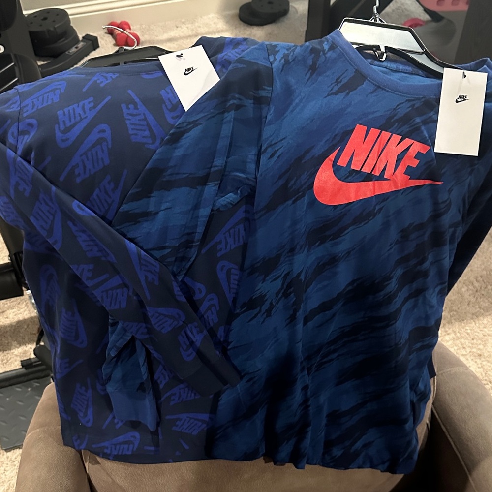 Boys Nike long sleeved tees Blue and Red Logo / dark blue with blue Nike logo